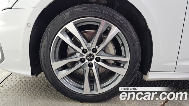 Audi A6 C8 45 TFSI Premium - фото 4