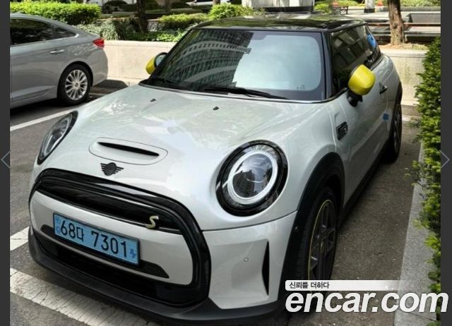Mini Cooper SE Electric 3rd - фото 0