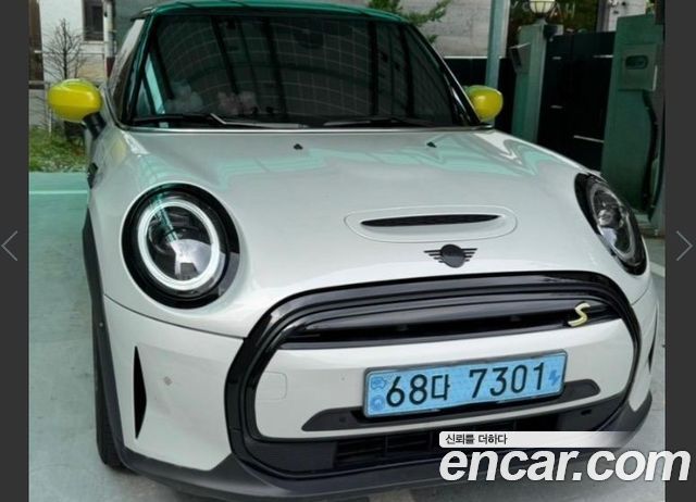 Mini Cooper SE Electric 3rd - фото 1