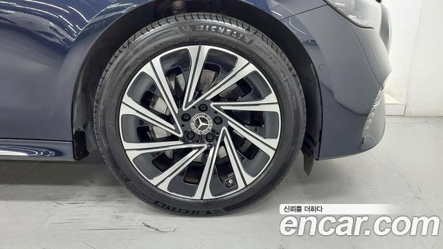 Mercedes-Benz E-Class W214 E300 4MATIC Exclusive - фото 4