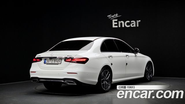 Mercedes-Benz E-Class W213 E220d 4MATIC AMG Line - фото 1