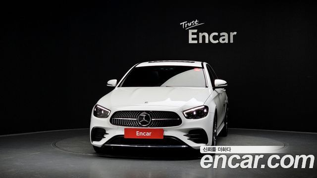 Mercedes-Benz E-Class W213 E220d 4MATIC AMG Line - фото 2