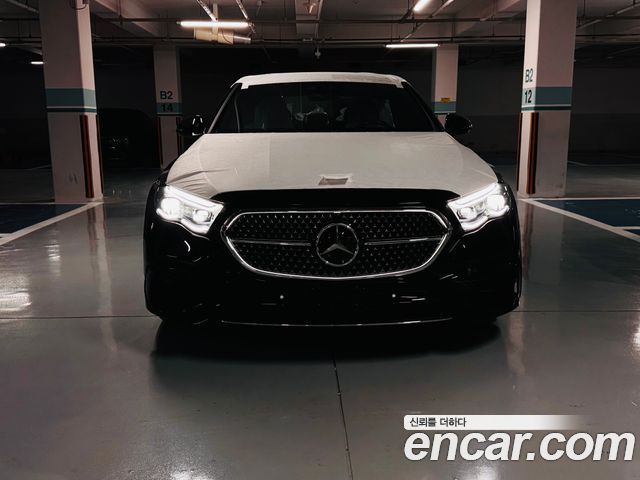 Mercedes-Benz E-Class W214 E300 4MATIC AMG Line - фото 1