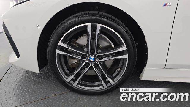 BMW 1-Series F40 120i M Sports - фото 4