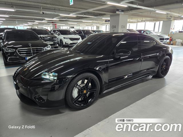 Porsche Taycan GTS - фото 1