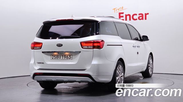 Kia Carnival Совершенно новый 9-Seater Noblesse Special - фото 1