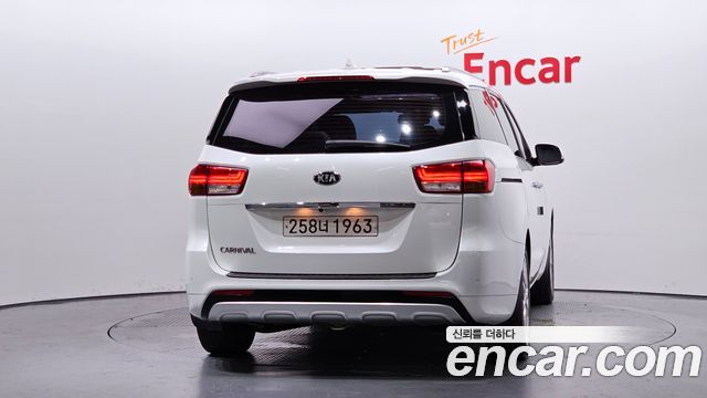 Kia Carnival Совершенно новый 9-Seater Noblesse Special - фото 3