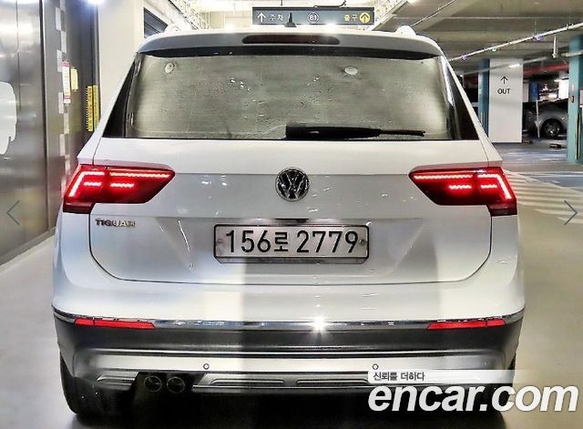 Volkswagen Tiguan 2-го поколения 2.0 TDI Premium - фото 4