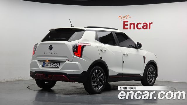 SsangYong Tivoli Gasoline 1.5 2WD R-PLUS White - фото 1