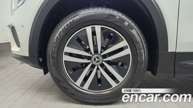 Mercedes-Benz GLB-Class X247 GLB200 d - фото 3