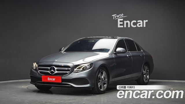 Mercedes-Benz E-Class W213 E300 Avantgarde - фото 0