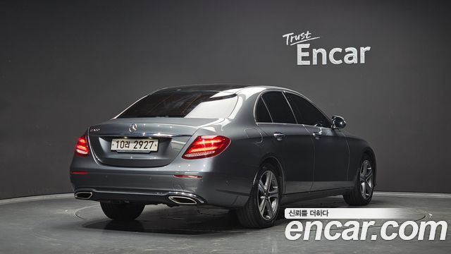 Mercedes-Benz E-Class W213 E300 Avantgarde - фото 1