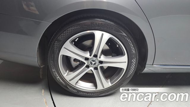Mercedes-Benz E-Class W213 E300 Avantgarde - фото 4