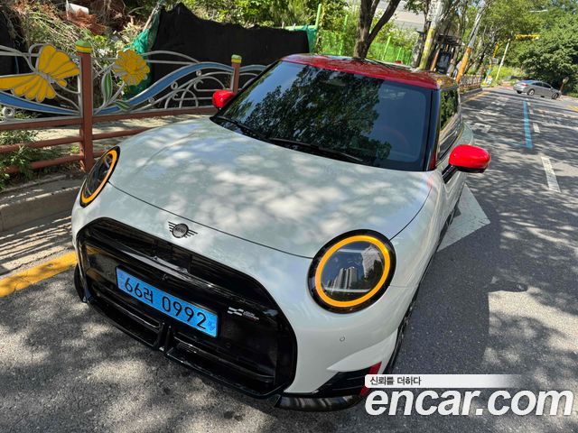 Mini Cooper 4-го поколения JCW - фото 0
