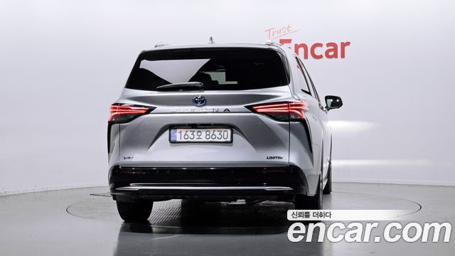Toyota Sienna 4-го поколения 2.5 Hybrid 2WD - фото 3