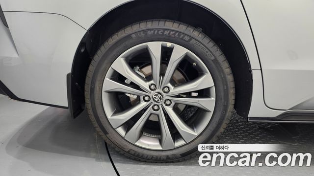 Toyota Sienna 4-го поколения 2.5 Hybrid 2WD - фото 4