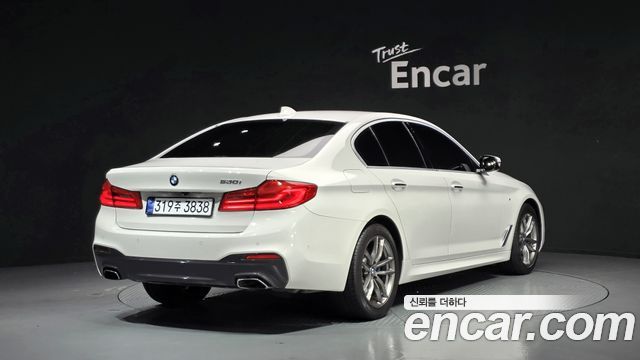 BMW 5-Series G30 530i M Sport Package Plus - фото 1