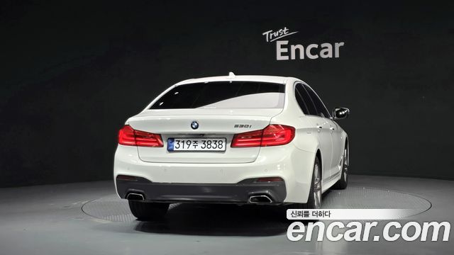 BMW 5-Series G30 530i M Sport Package Plus - фото 3
