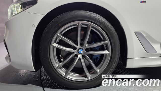 BMW 5-Series G30 530i M Sport Package Plus - фото 4