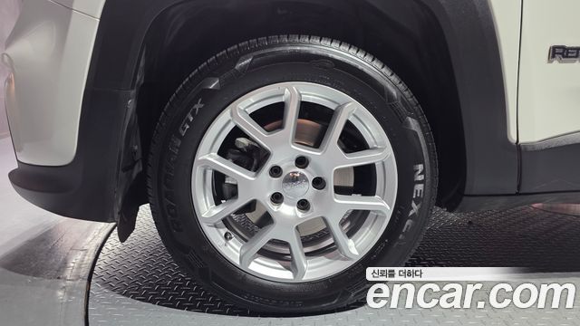 Jeep Renegade 2.4 Limited - фото 4