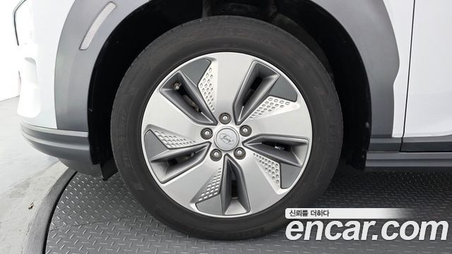 Hyundai Kona Premium - фото 4