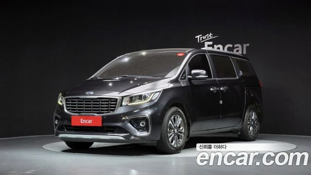 Kia Carnival Новый 9-Seater Luxury - фото 0