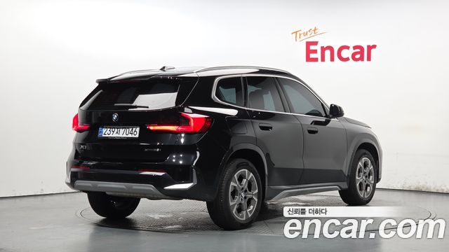 BMW X1 U11 xDrive 20i xLine - фото 1