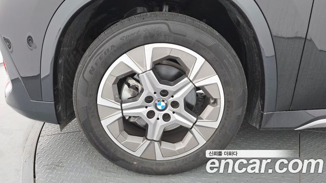 BMW X1 U11 xDrive 20i xLine - фото 4
