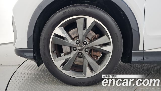 Audi Q4 e-tron F4 40 Premium - фото 4