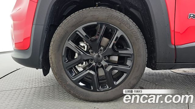 Jeep Renegade 1.3 Limited - фото 3