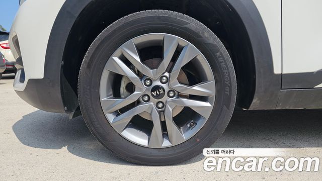 Kia Seltos Diesel 1.6 2WD Prestige - фото 4