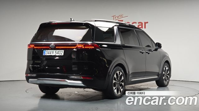 Kia Carnival 4-го поколения 9-Seater Signature - фото 1