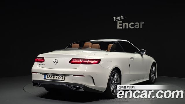 Mercedes-Benz E-Class W213 E220d Cabriolet - фото 1