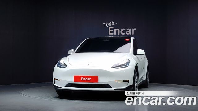 Tesla Model Y Long Range AWD - фото 2