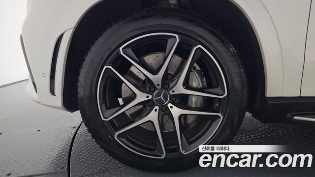 Mercedes-Benz GLE-Class W167 AMG GLE53 4MATIC+ - фото 4