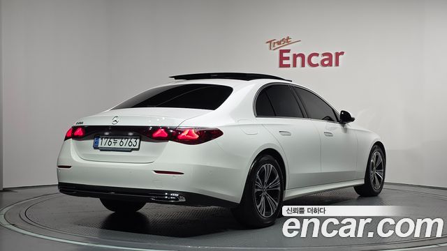 Mercedes-Benz E-Class W214 E200 Avantgarde - фото 1