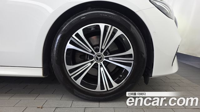 Mercedes-Benz E-Class W214 E200 Avantgarde - фото 4