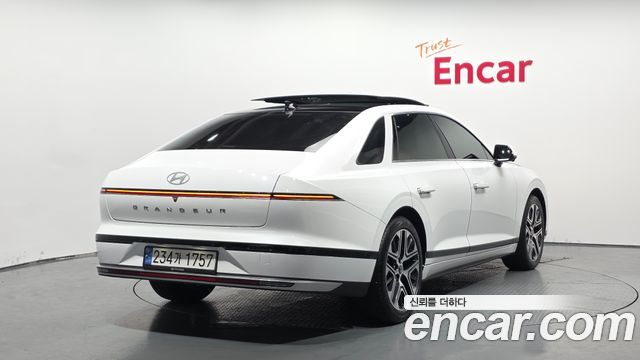 Hyundai Grandeur GN7, гибрид Premium - фото 1