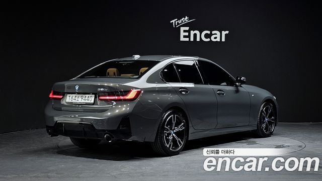 BMW 3-Series G20 320i M Sport - фото 0