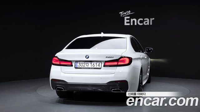 BMW 5-Series G30 520i M Sport - фото 3
