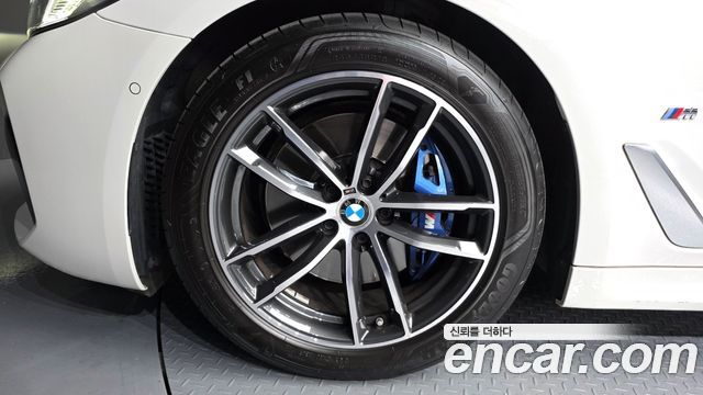 BMW 5-Series G30 520i M Sport - фото 4