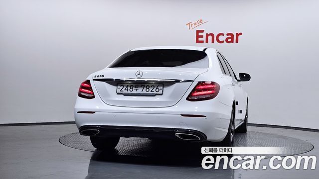 Mercedes-Benz E-Class W213 E250 Avantgarde - фото 3