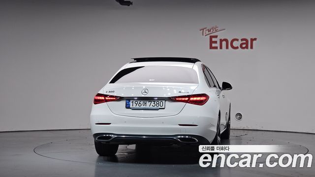 Mercedes-Benz C-Class W206 C300 4MATIC Avantgarde - фото 3