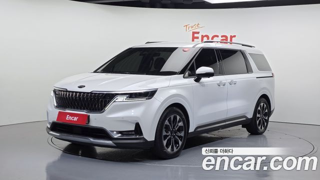 Kia Carnival 4-го поколения 9-Seater Signature - фото 0