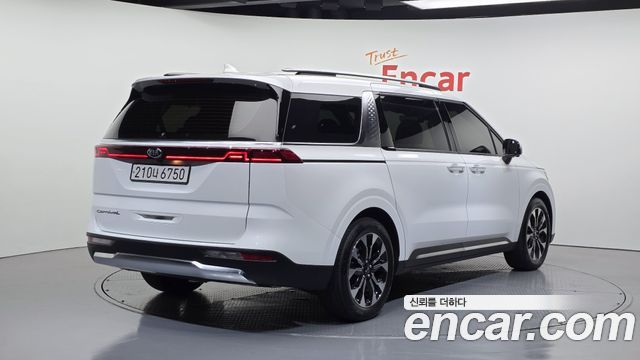 Kia Carnival 4-го поколения 9-Seater Signature - фото 1