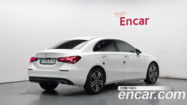 Mercedes-Benz A-Class W177 A220 Sedan - фото 0