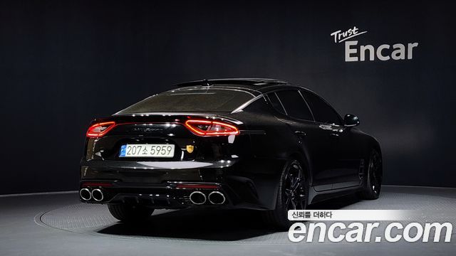 Kia Stinger 2.2 Diesel AWD Dream Edition - фото 1