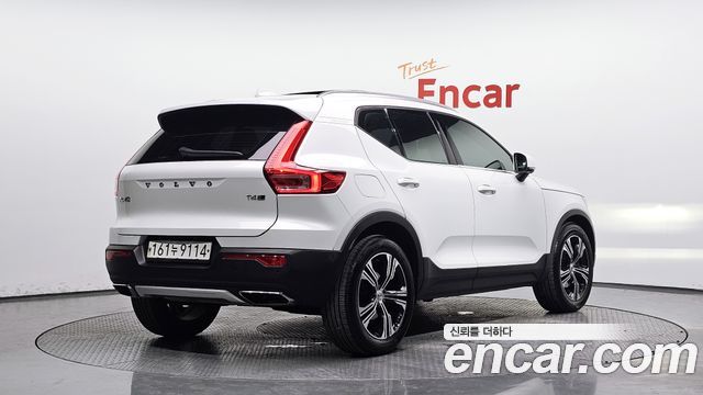 Volvo XC40 T4 Inscription - фото 0