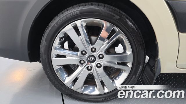 Hyundai Solati 15-seater Luxury - фото 4