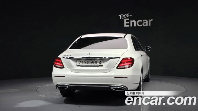 Mercedes-Benz E-Class W213 E220d Exclusive - фото 3